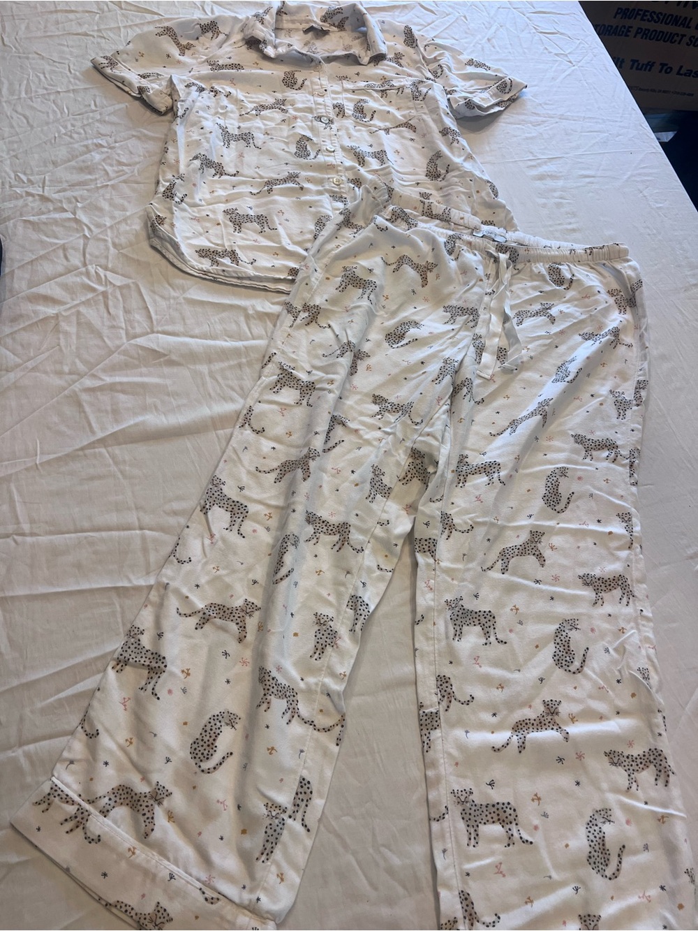 LOFT Sleep Women's M White/Black Cheetah Print Collared Button-Up Pajama Set